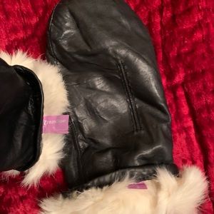 Grandoe leather mittens